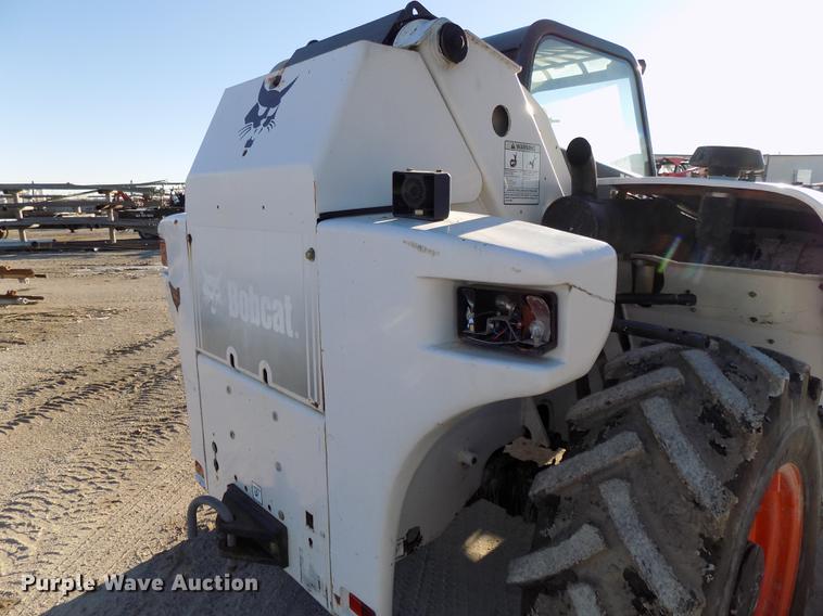 image for item DE7540 2010 Bobcat V723 telehandler