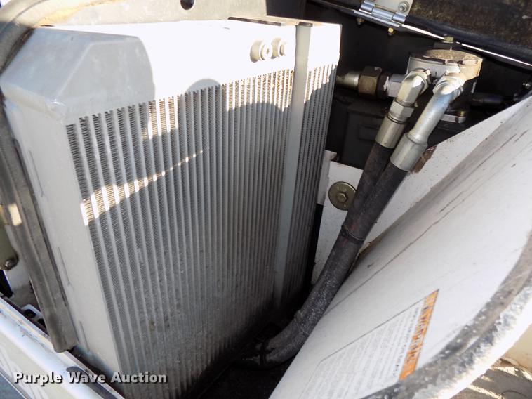 image for item DE7540 2010 Bobcat V723 telehandler