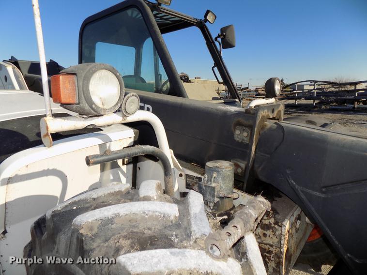 image for item DE7540 2010 Bobcat V723 telehandler