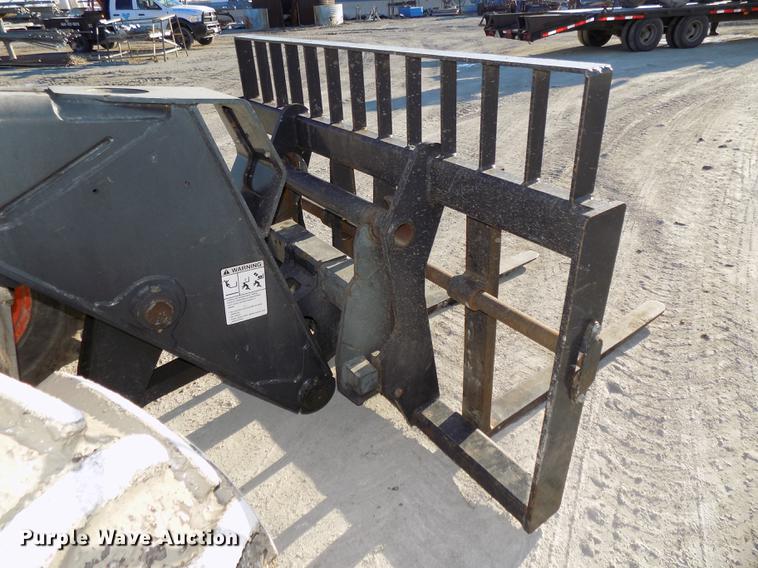 image for item DE7540 2010 Bobcat V723 telehandler