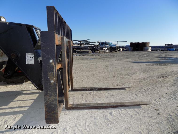 image for item DE7540 2010 Bobcat V723 telehandler