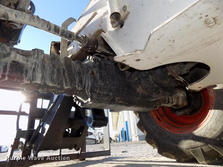 image for item DE7540 2010 Bobcat V723 telehandler