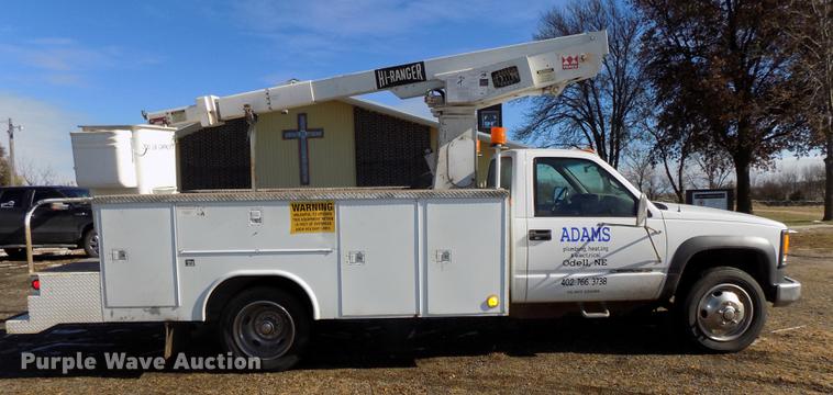 image for item DE7548 2000 Chevrolet C3500 bucket truck