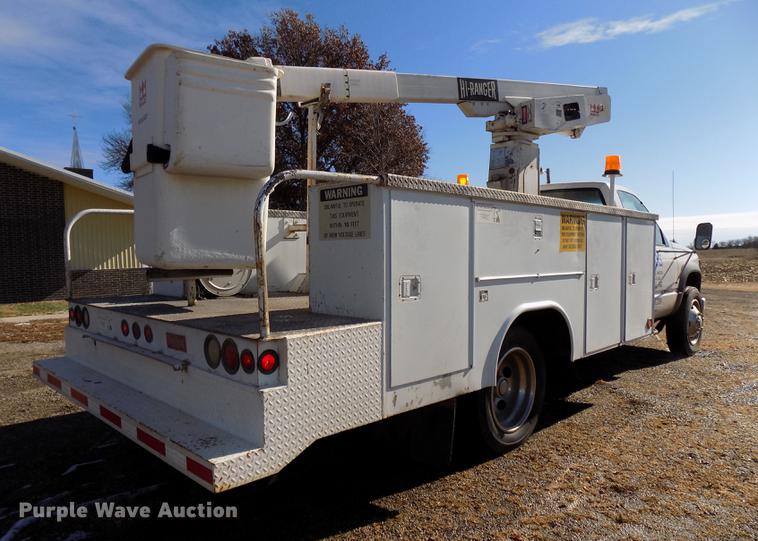 image for item DE7548 2000 Chevrolet C3500 bucket truck