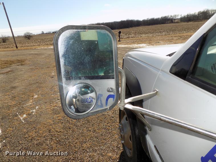 image for item DE7548 2000 Chevrolet C3500 bucket truck