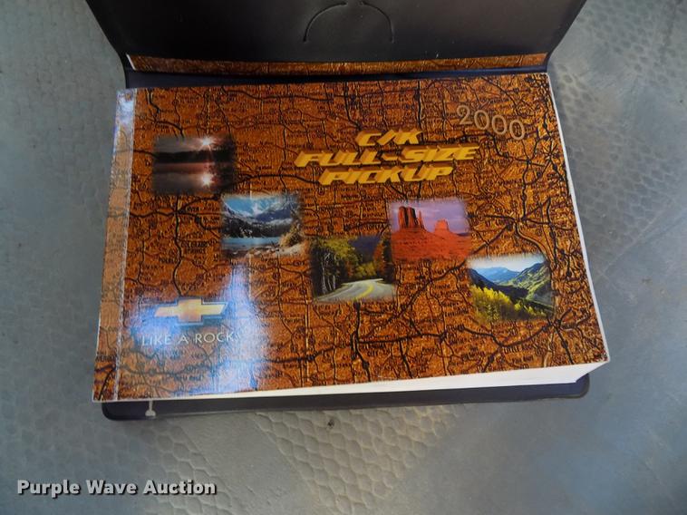 image for item DE7548 2000 Chevrolet C3500 bucket truck