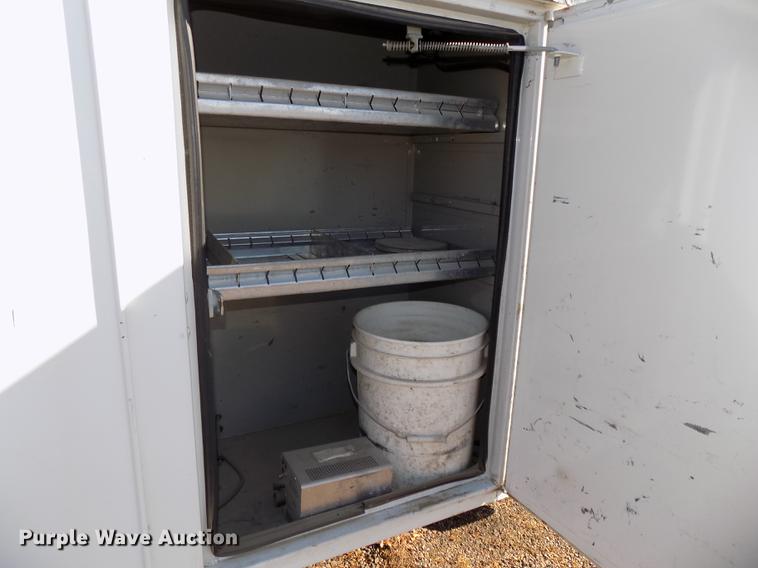 image for item DE7548 2000 Chevrolet C3500 bucket truck