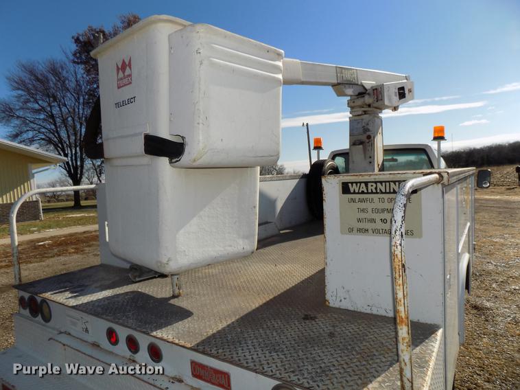 image for item DE7548 2000 Chevrolet C3500 bucket truck