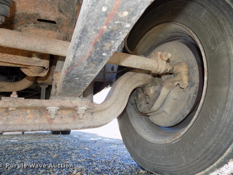 image for item DE7548 2000 Chevrolet C3500 bucket truck