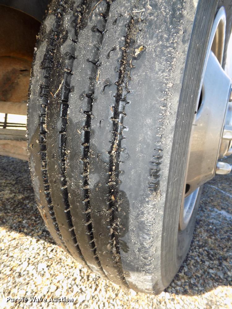 image for item DE7548 2000 Chevrolet C3500 bucket truck