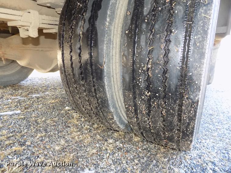 image for item DE7548 2000 Chevrolet C3500 bucket truck