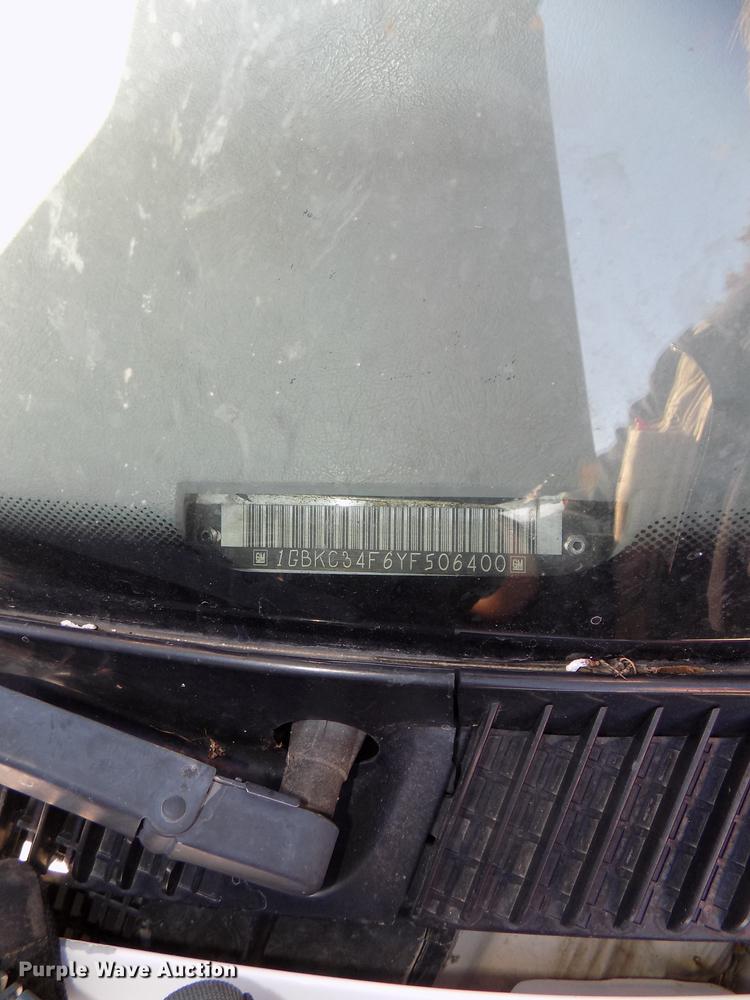 image for item DE7548 2000 Chevrolet C3500 bucket truck