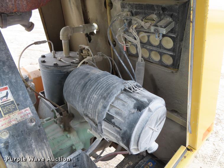 image for item DF1287 2002 Sullair air compressor