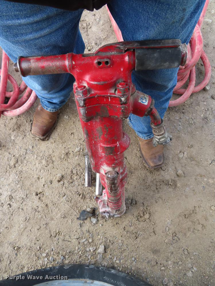 image for item DF1287 2002 Sullair air compressor