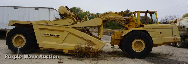 image for item DF1558 1984 John Deere 862 elevating scraper