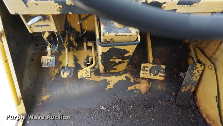 image for item DF1558 1984 John Deere 862 elevating scraper