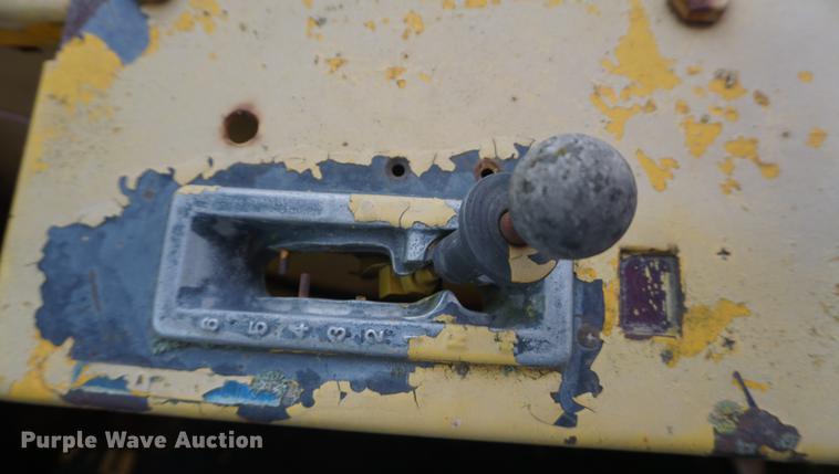 image for item DF1558 1984 John Deere 862 elevating scraper