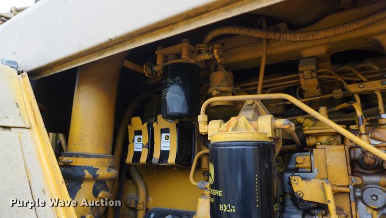 image for item DF1558 1984 John Deere 862 elevating scraper