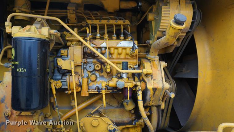 image for item DF1558 1984 John Deere 862 elevating scraper