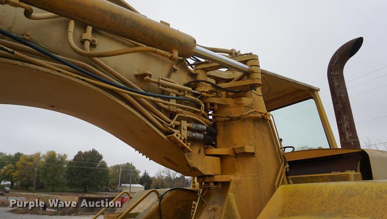 image for item DF1558 1984 John Deere 862 elevating scraper