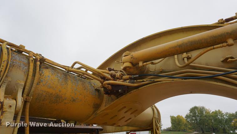 image for item DF1558 1984 John Deere 862 elevating scraper