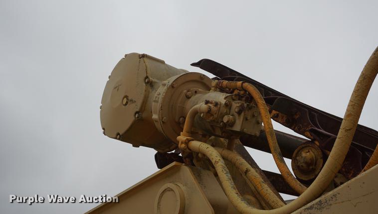 image for item DF1558 1984 John Deere 862 elevating scraper