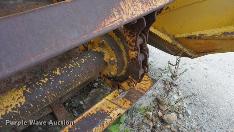 image for item DF1558 1984 John Deere 862 elevating scraper