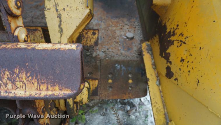 image for item DF1558 1984 John Deere 862 elevating scraper