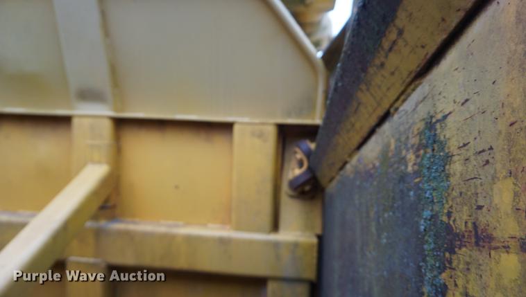 image for item DF1558 1984 John Deere 862 elevating scraper