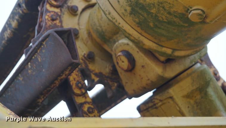 image for item DF1558 1984 John Deere 862 elevating scraper