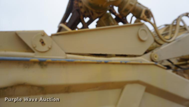 image for item DF1558 1984 John Deere 862 elevating scraper