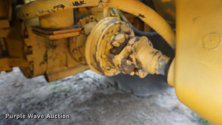 image for item DF1558 1984 John Deere 862 elevating scraper