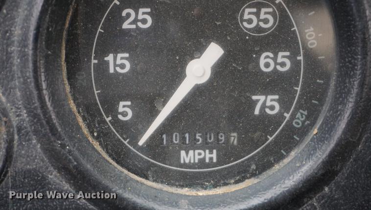 image for item DF1559 1995 Ford L8000 vacuum truck