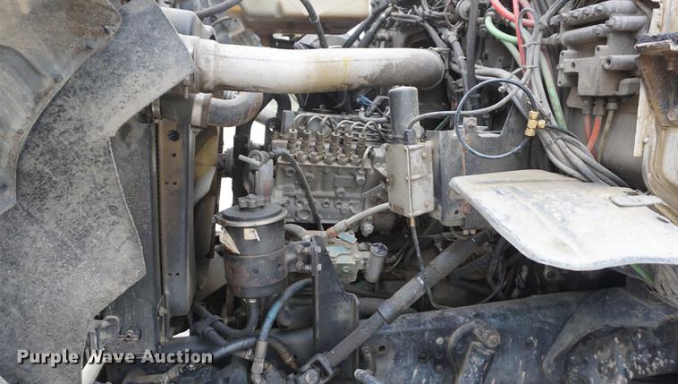 image for item DF1559 1995 Ford L8000 vacuum truck