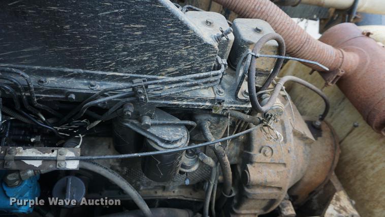 image for item DF1559 1995 Ford L8000 vacuum truck