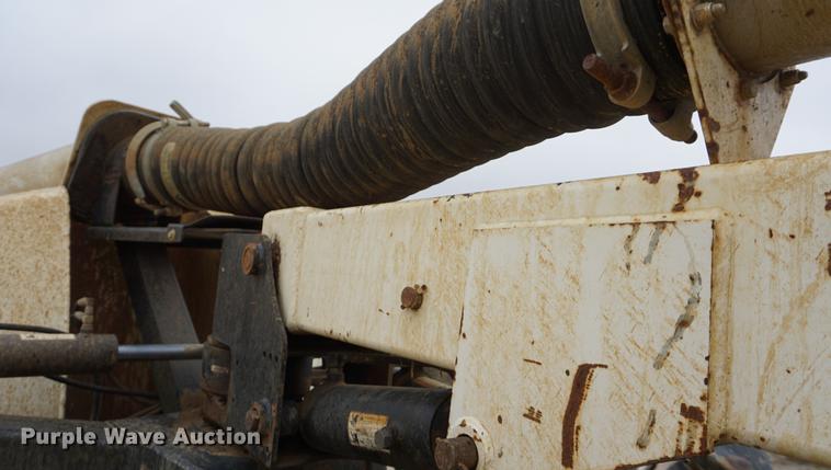 image for item DF1559 1995 Ford L8000 vacuum truck