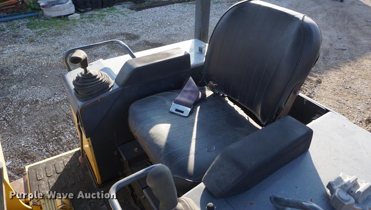 image for item DF1564 1999 Komatsu D31E-20 dozer