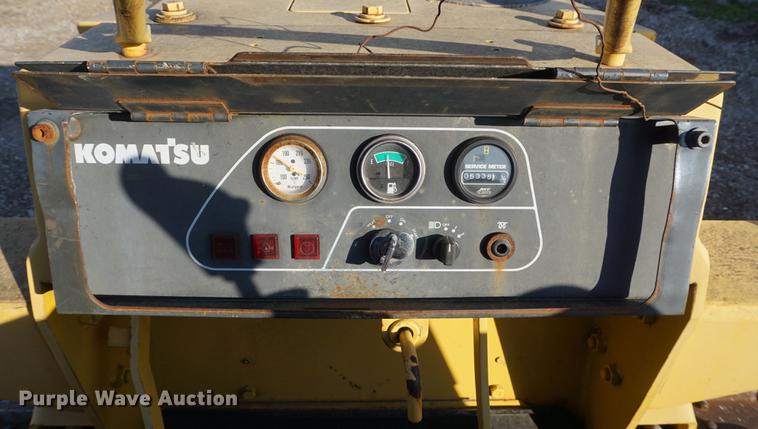 image for item DF1564 1999 Komatsu D31E-20 dozer