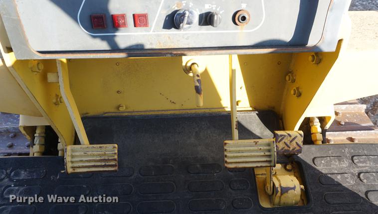 image for item DF1564 1999 Komatsu D31E-20 dozer