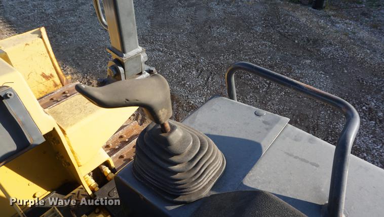 image for item DF1564 1999 Komatsu D31E-20 dozer