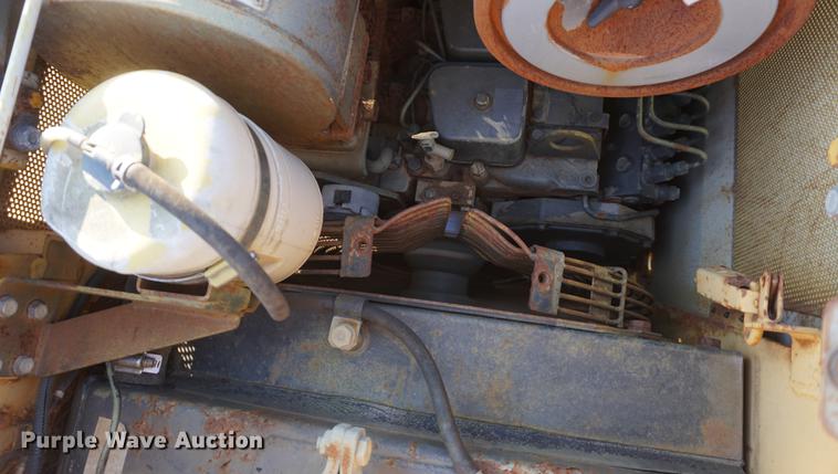 image for item DF1564 1999 Komatsu D31E-20 dozer