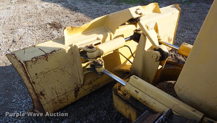 image for item DF1564 1999 Komatsu D31E-20 dozer