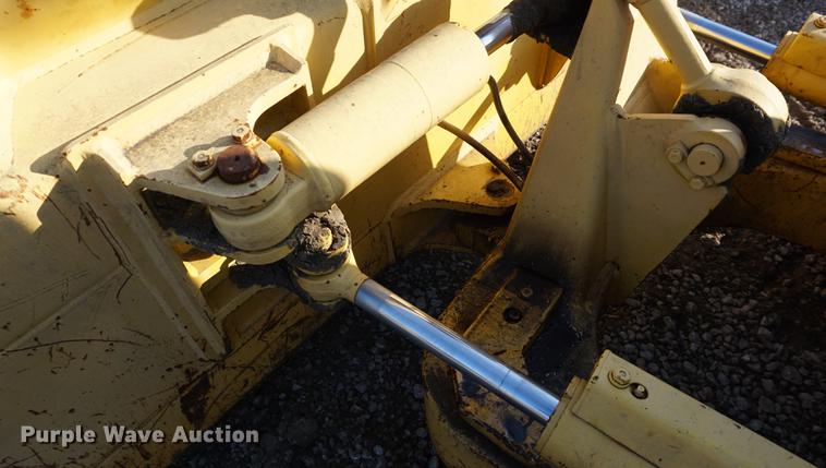 image for item DF1564 1999 Komatsu D31E-20 dozer