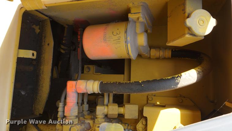 image for item DF1564 1999 Komatsu D31E-20 dozer