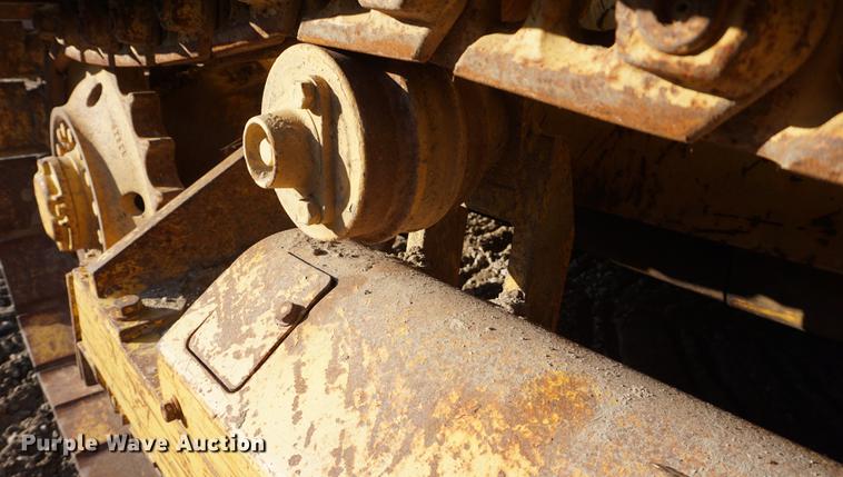 image for item DF1564 1999 Komatsu D31E-20 dozer