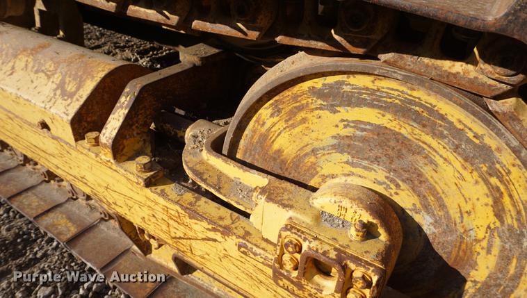 image for item DF1564 1999 Komatsu D31E-20 dozer