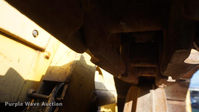 image for item DF1564 1999 Komatsu D31E-20 dozer