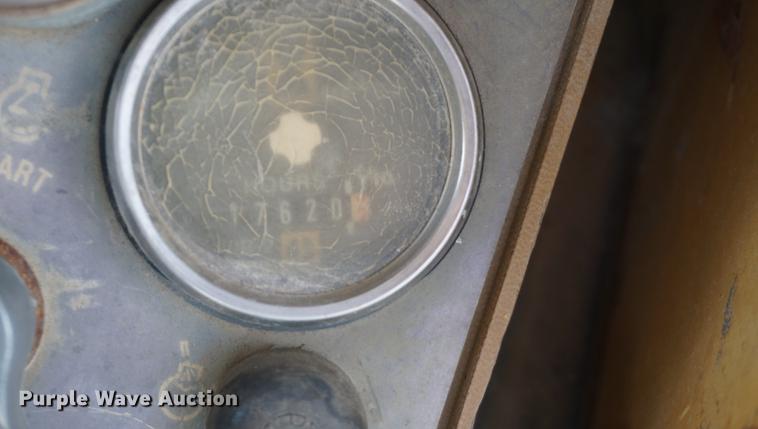 image for item DF1566 1987 Caterpillar 963 LGP track loader