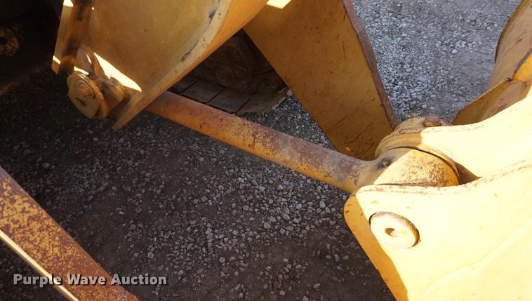 image for item DF1566 1987 Caterpillar 963 LGP track loader