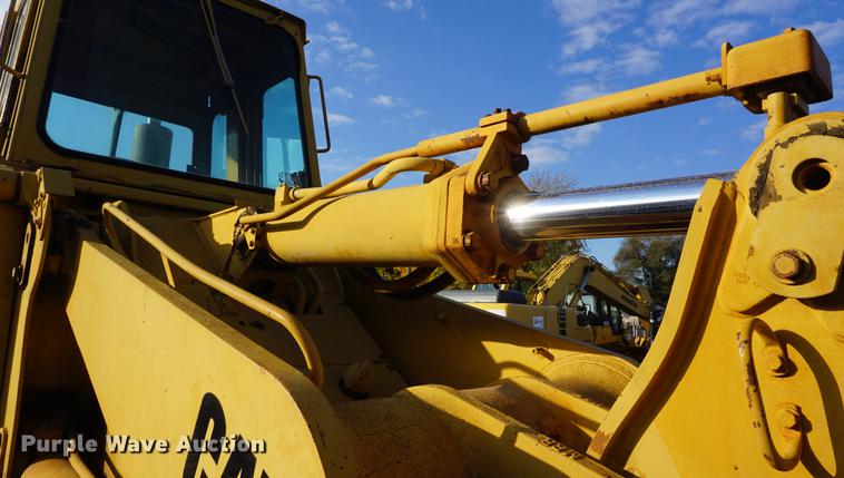 image for item DF1566 1987 Caterpillar 963 LGP track loader